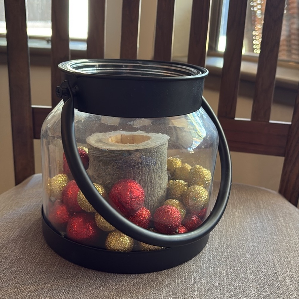 Holiday decor lantern with balls and Aspen candle - Picture 4 of 4